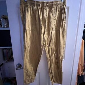 Old Navy Wide Leg Pants in Mustard